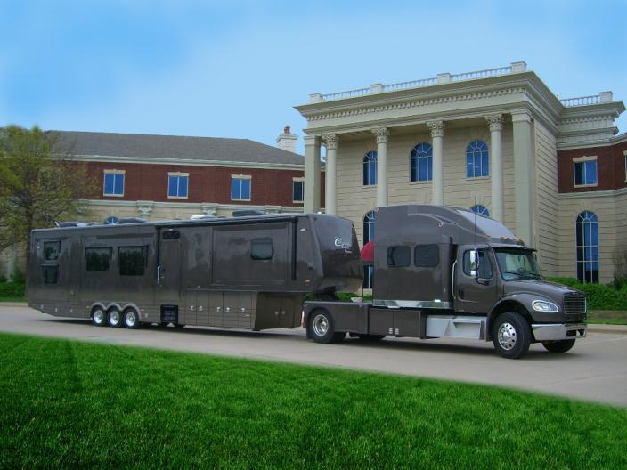 Luxury 5th WheelLuxury 5th WheelLuxury 5th Wheel