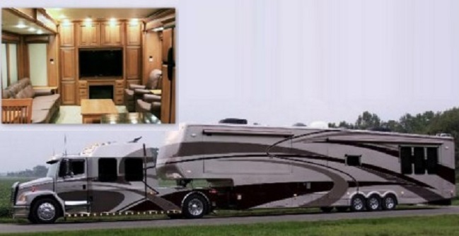 This Luxury 5th Wheel Has 4 Slides and a Big Bedroom