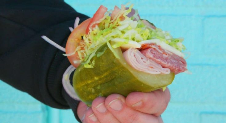 Restaurant Uses Pickles Instead of Bread1